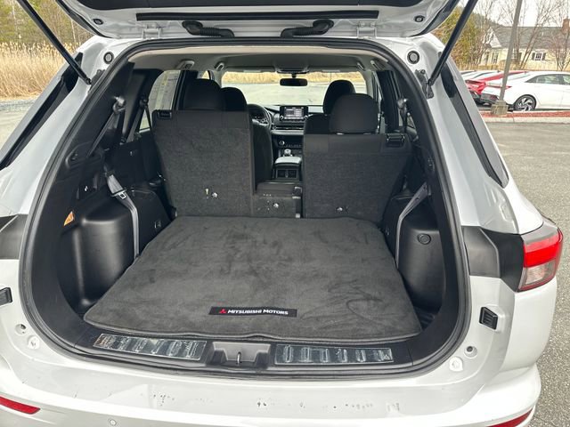 Used 2024 Mitsubishi Outlander ES image 20