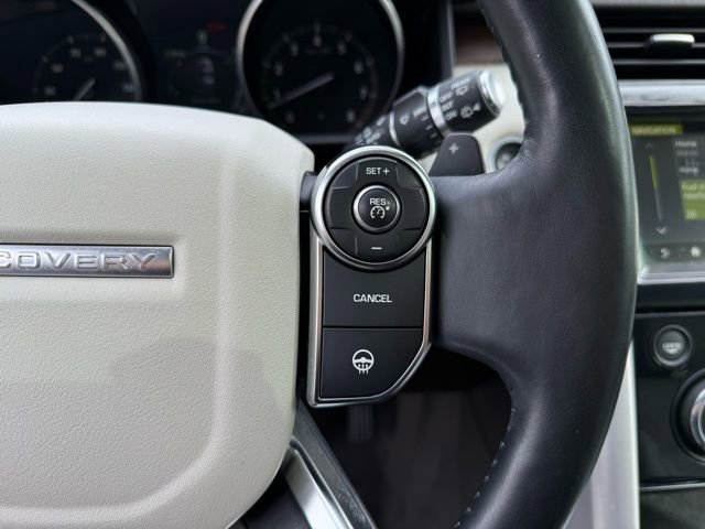 Used 2017 Land Rover Discovery HSE Luxury image 15