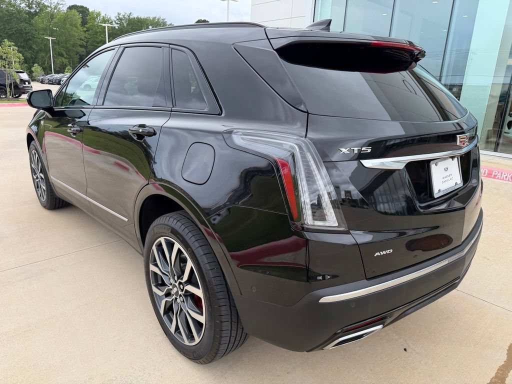 Used 2023 Cadillac XT5 Sportv w/ Technology Package AWD/4WD image 3
