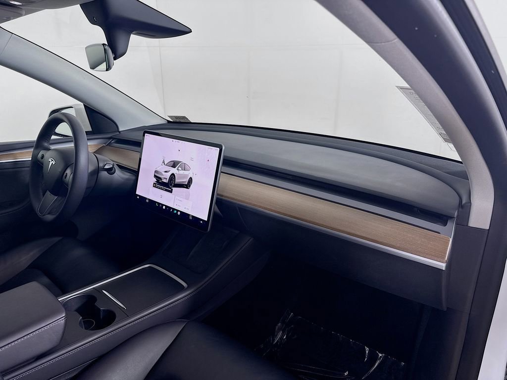 Used 2022 Tesla Model Y Long Range AWD/4WD image 36