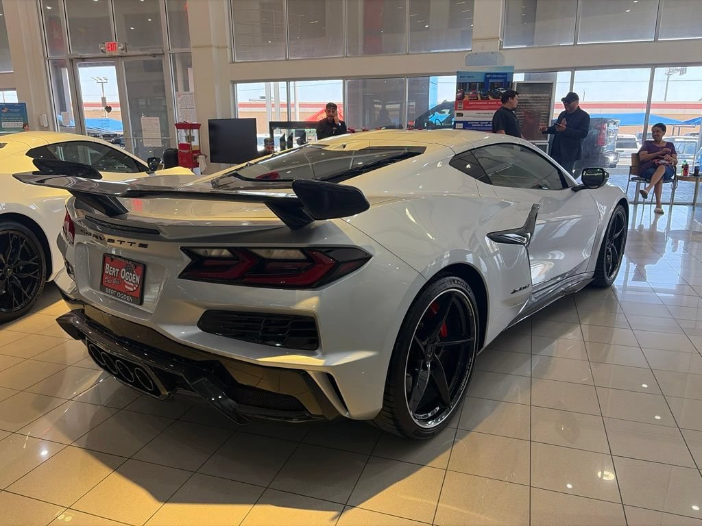 New 2027 Chevrolet Corvette Z06 RWD image 4