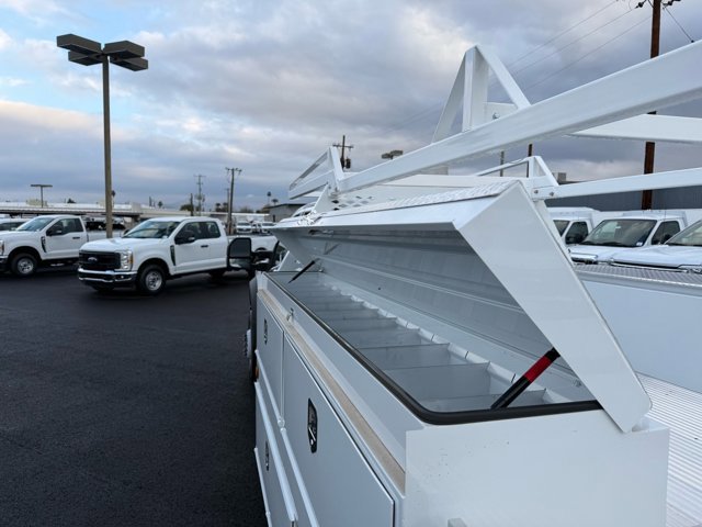 New 2025 Ford F550 4x4 SuperCab Super Duty image 16