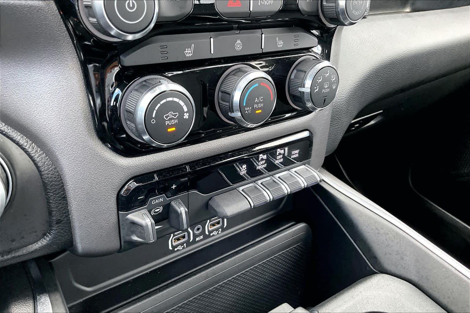 Used 2025 RAM 1500 Big Horn w/ Night Edition AWD/4WD image 33