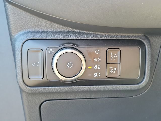 Used 2025 Ford Explorer Active w/ Active Comfort Package RWD image 12