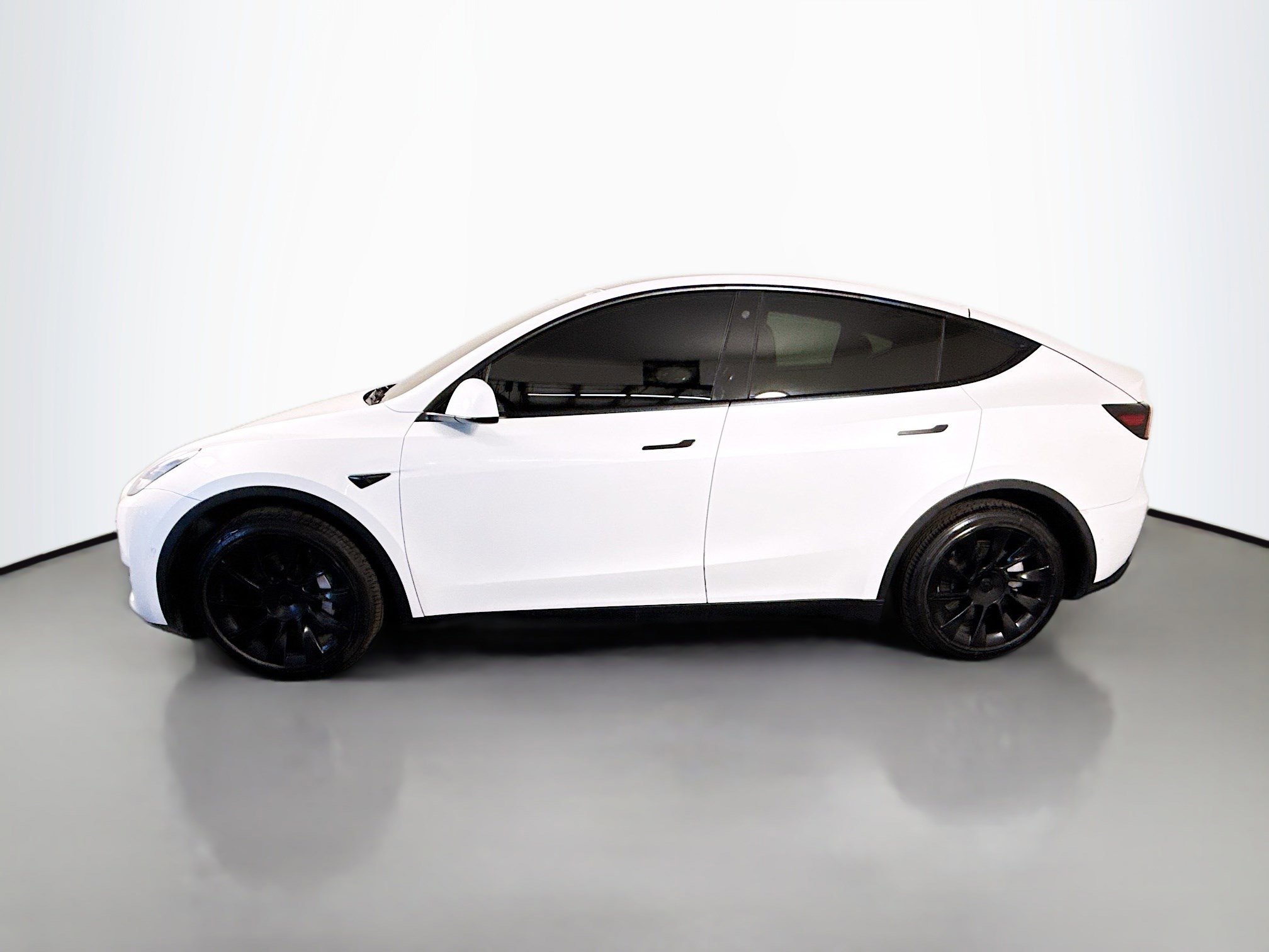 Used 2021 Tesla Model Y Long Range image 6