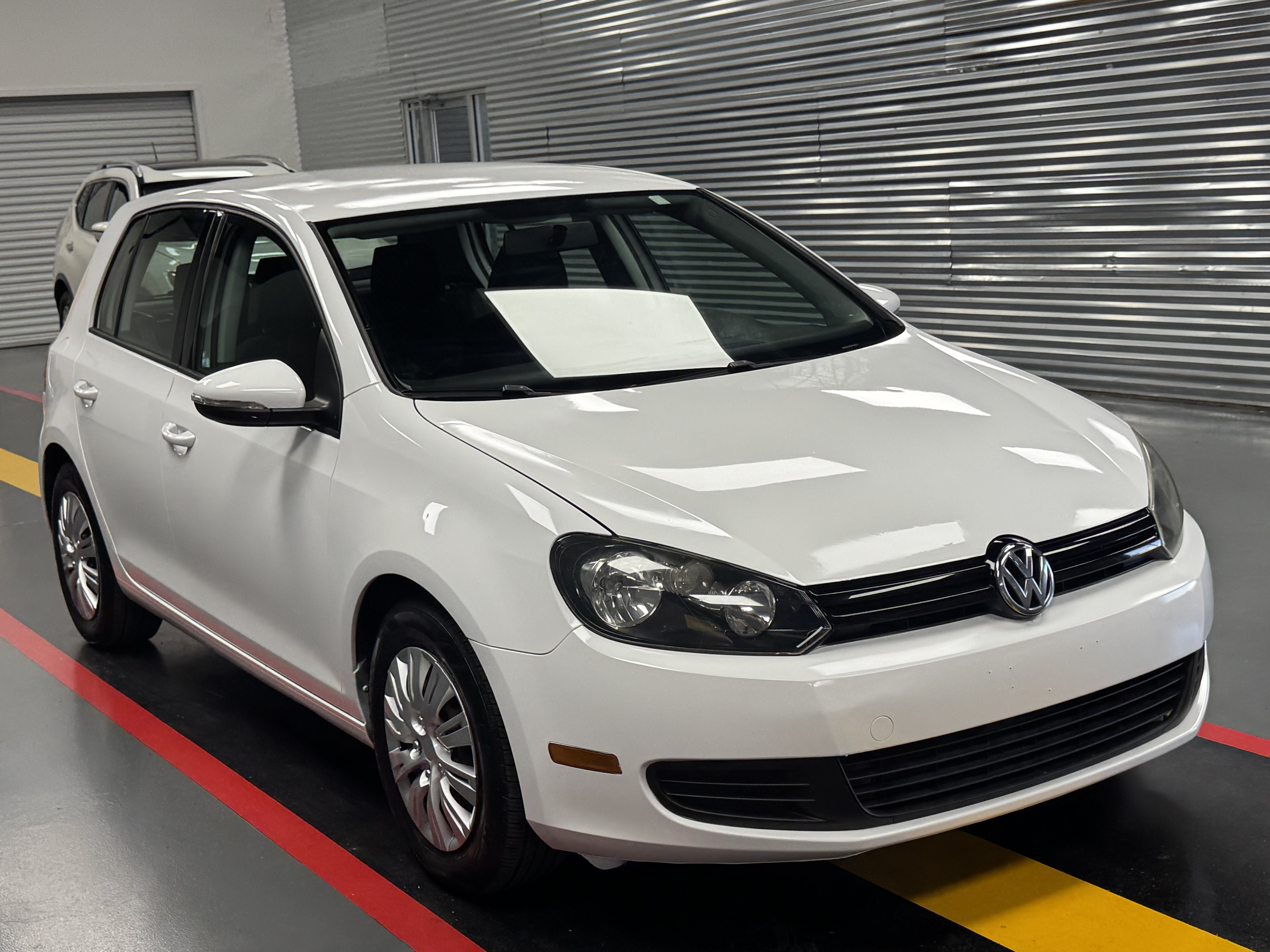Used 2012 Volkswagen Golf 4-Door FWD image 7