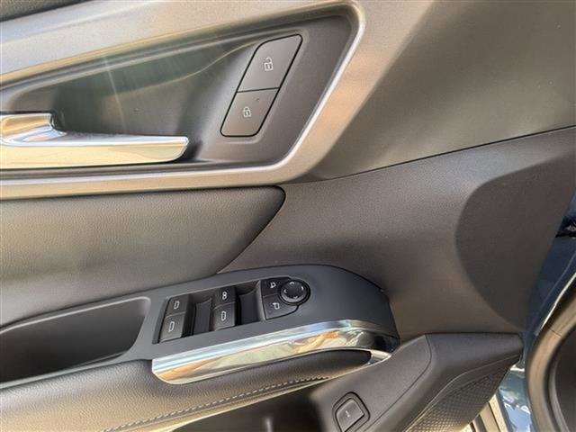 New 2026 Chevrolet Traverse LT w/ Sun and Wheel Package image 13