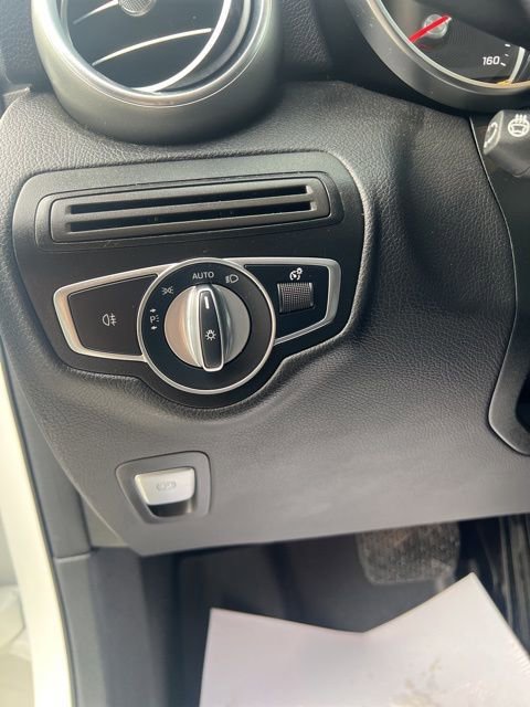 Used 2022 Mercedes-Benz GLC 300 4MATIC image 20