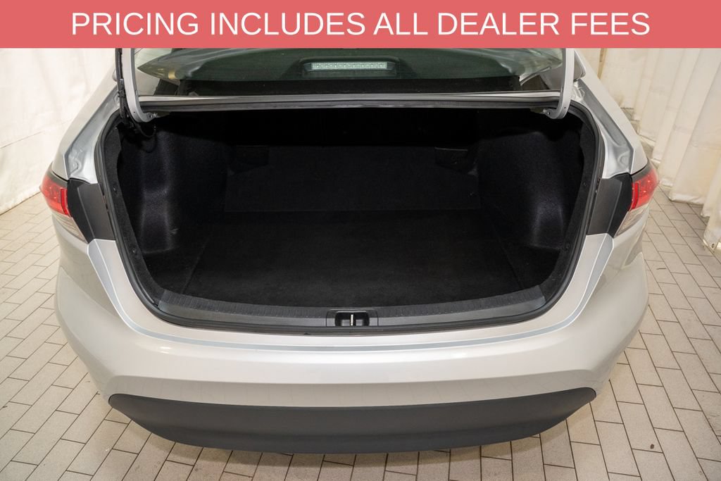 Used 2024 Toyota Corolla LE FWD image 5