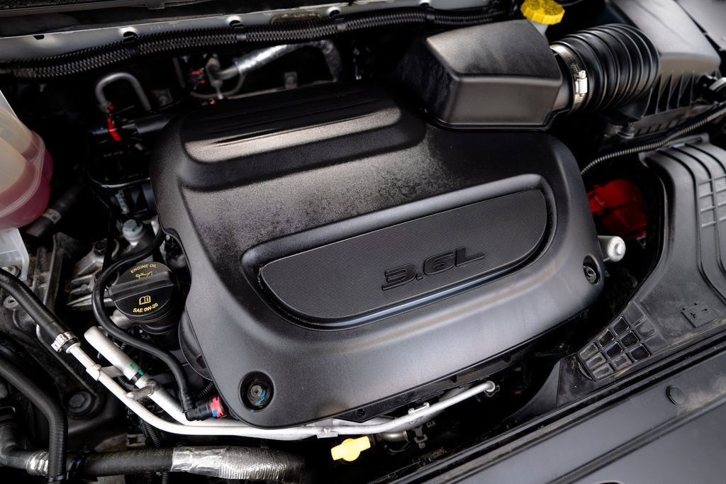 Used 2024 Chrysler Pacifica Touring-L image 43