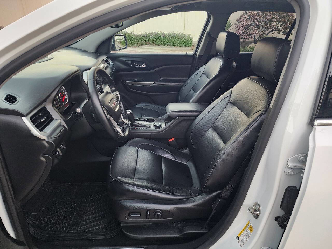 Used 2017 GMC Acadia SLT image 11