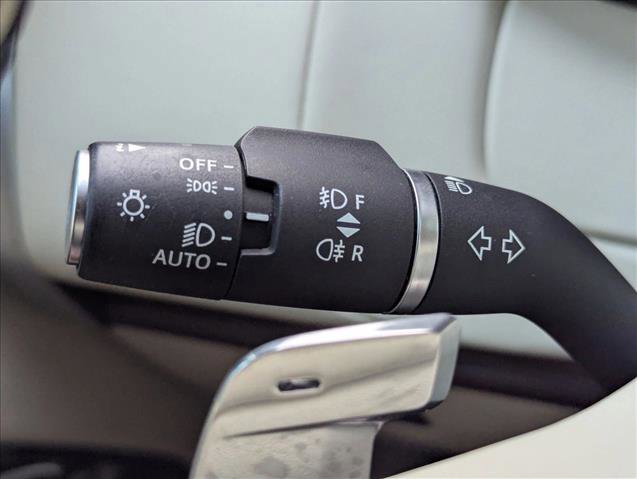 Used 2025 Land Rover Range Rover SE AWD/4WD image 10