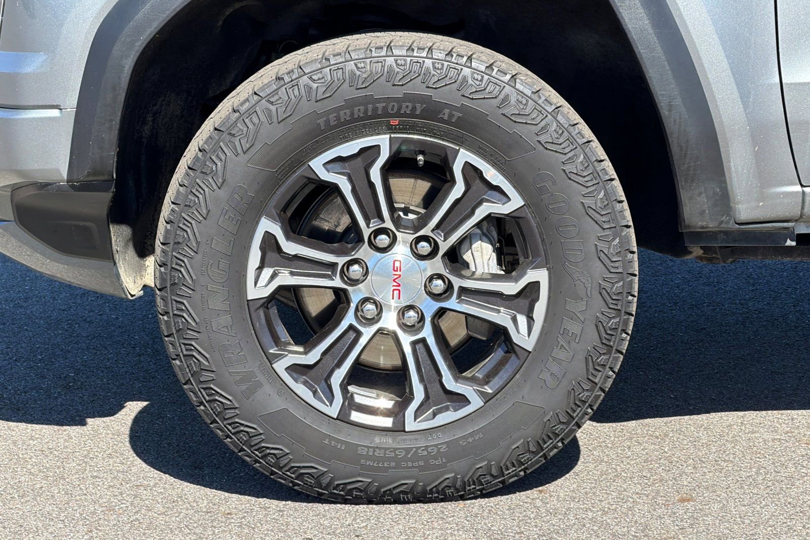 Used 2025 GMC Canyon AT4 w/ AT4 Premium Package AWD/4WD image 40