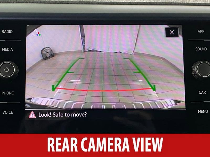Used 2023 Volkswagen Taos SE w/ Panoramic Sunroof Package FWD image 14