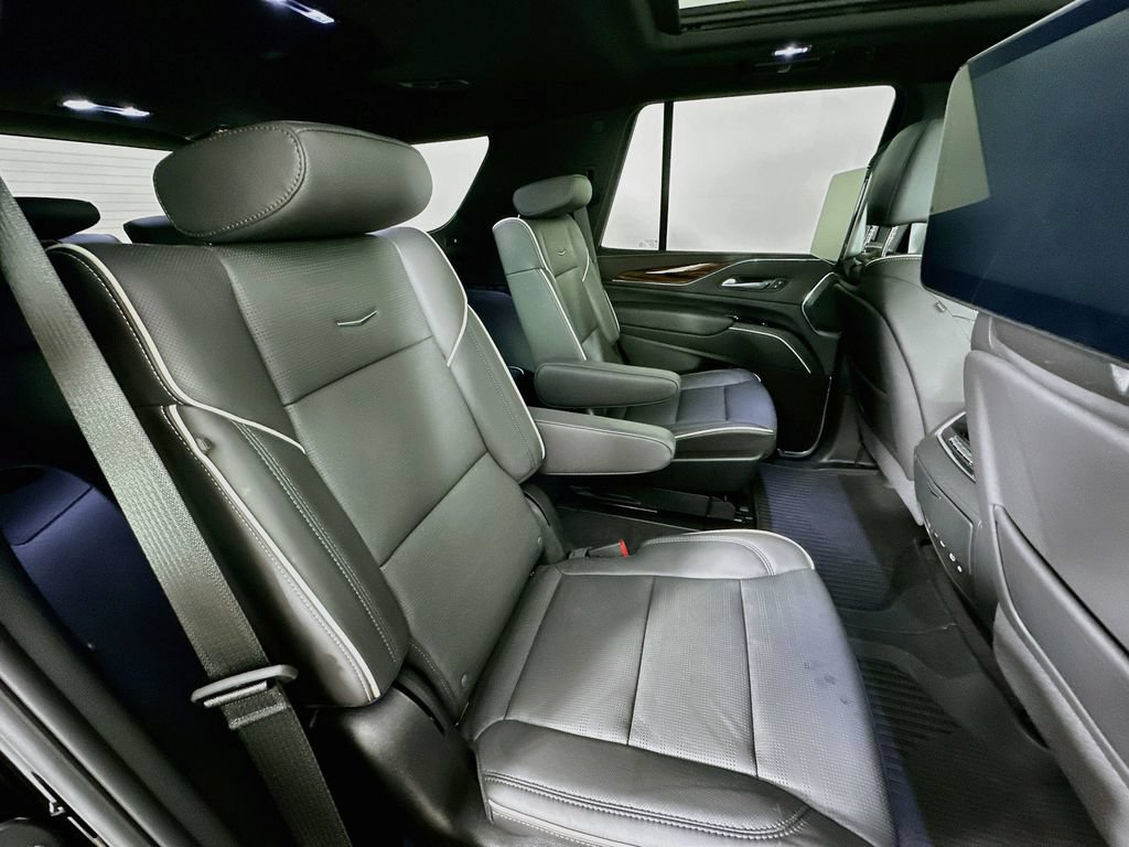 Certified 2024 Cadillac Escalade Premium Luxury w/ Performance Package AWD/4WD image 36