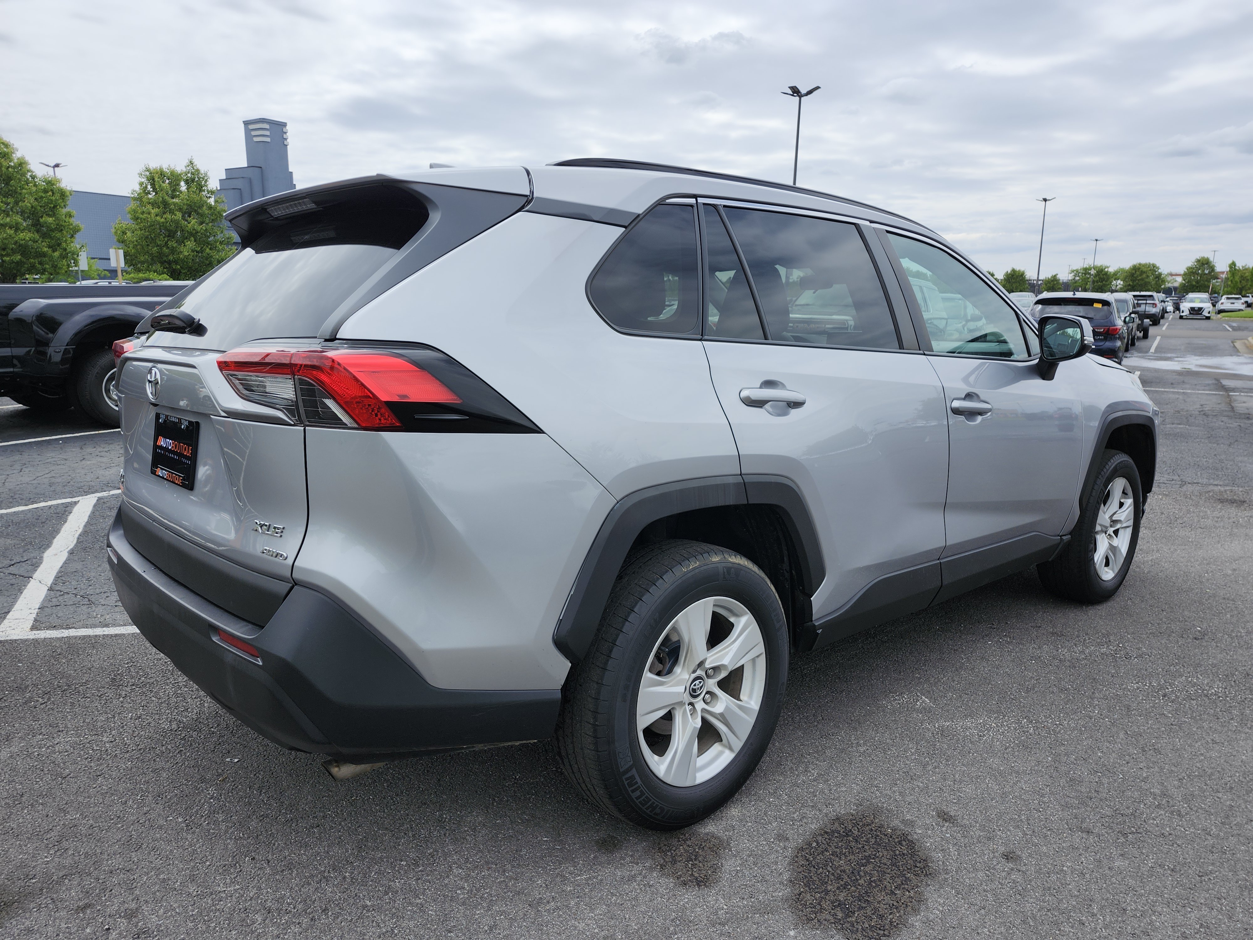 Used 2021 Toyota RAV4 XLE AWD/4WD image 16
