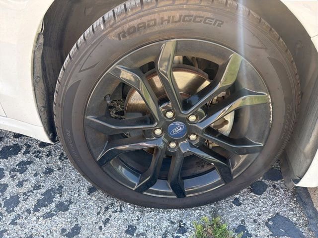 Used 2020 Ford Fusion SE w/ Equipment Group 151A FWD image 10