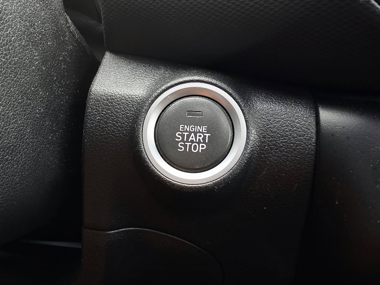 Used 2022 Hyundai Kona Limited FWD image 34