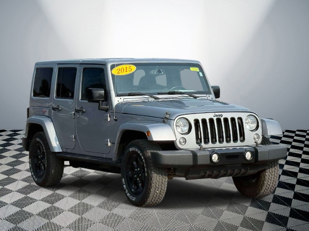 Used 2015 Jeep Wrangler Unlimited Sahara w/ Dual Top Group AWD/4WD image 4