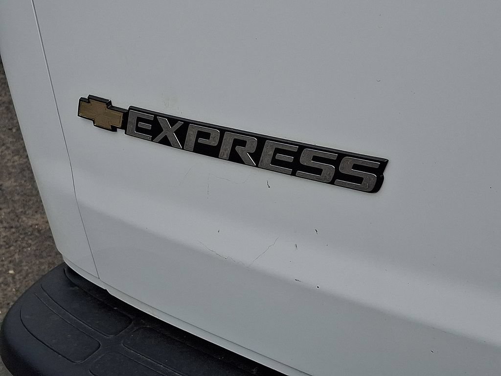 Certified 2025 Chevrolet Express 2500 w/ Driver Convenience Package RWD image 30