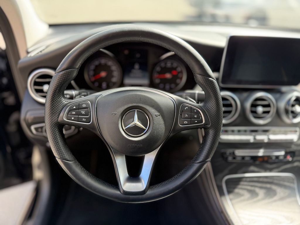Used 2017 Mercedes-Benz GLC 300 4MATIC image 6