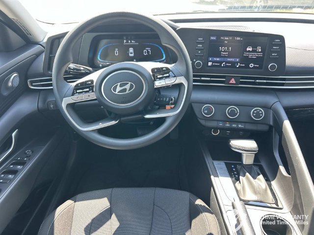 New 2026 Hyundai Elantra SE FWD image 17
