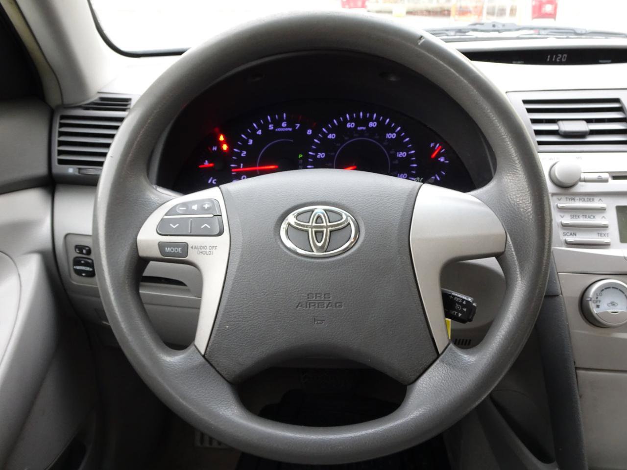 Used 2011 Toyota Camry LE FWD image 15