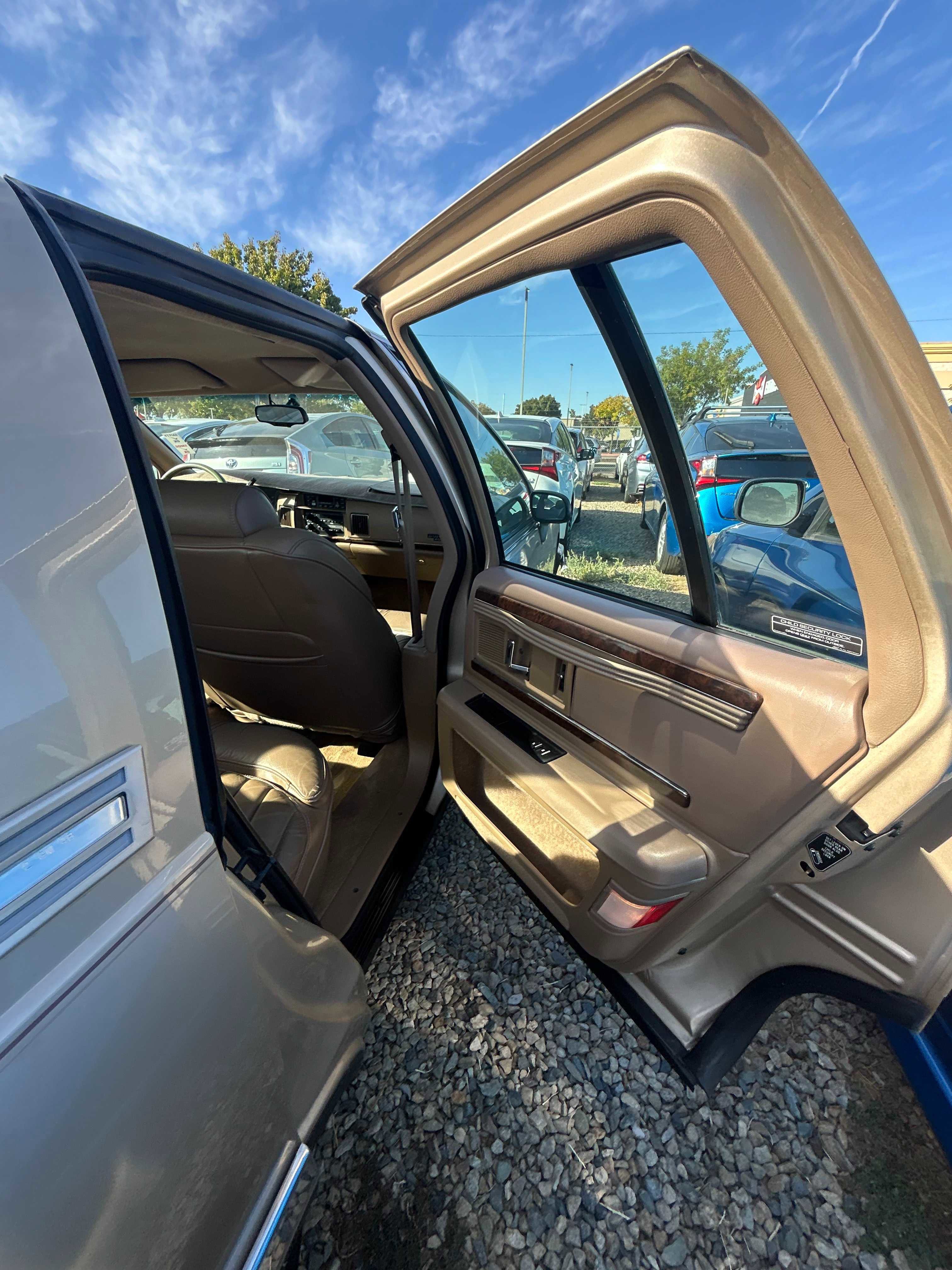 Used 1994 Buick Roadmaster Sedan image 4