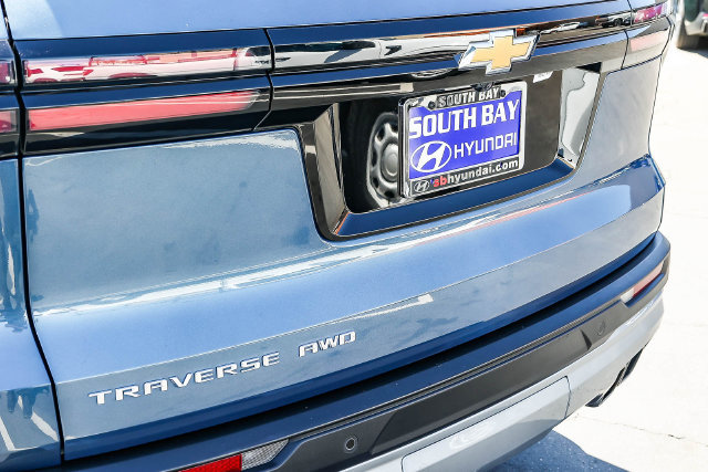 Used 2025 Chevrolet Traverse LT AWD/4WD image 7