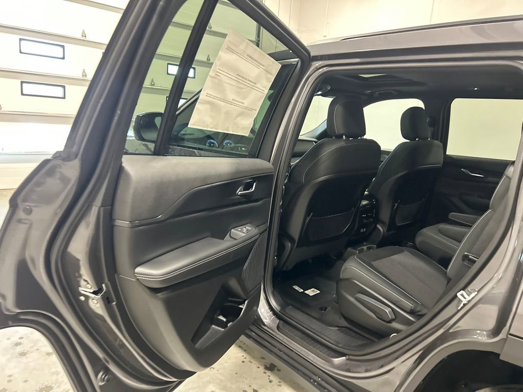 New 2026 Jeep Grand Cherokee L Laredo image 30