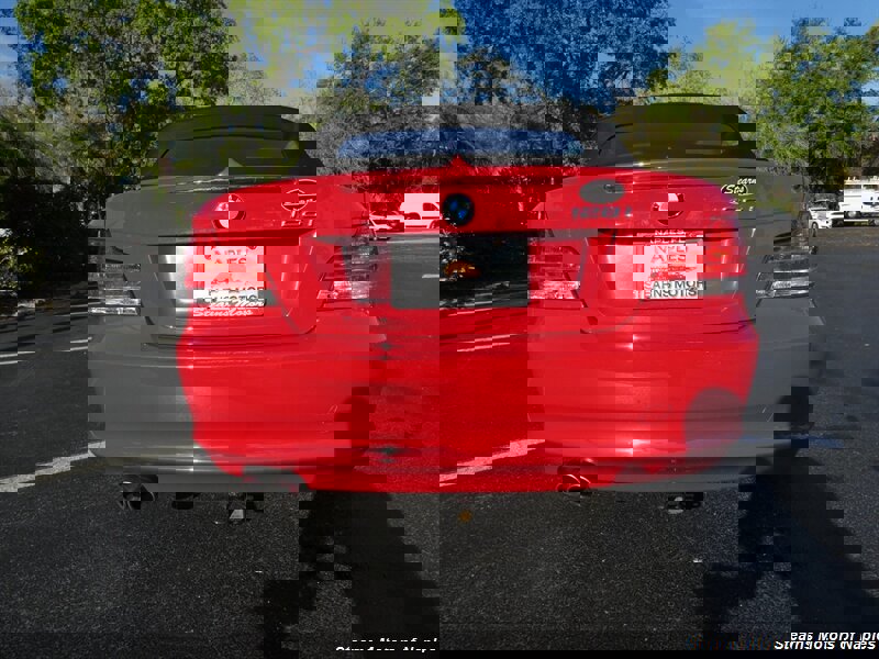 Used 2010 BMW 128i Convertible image 12