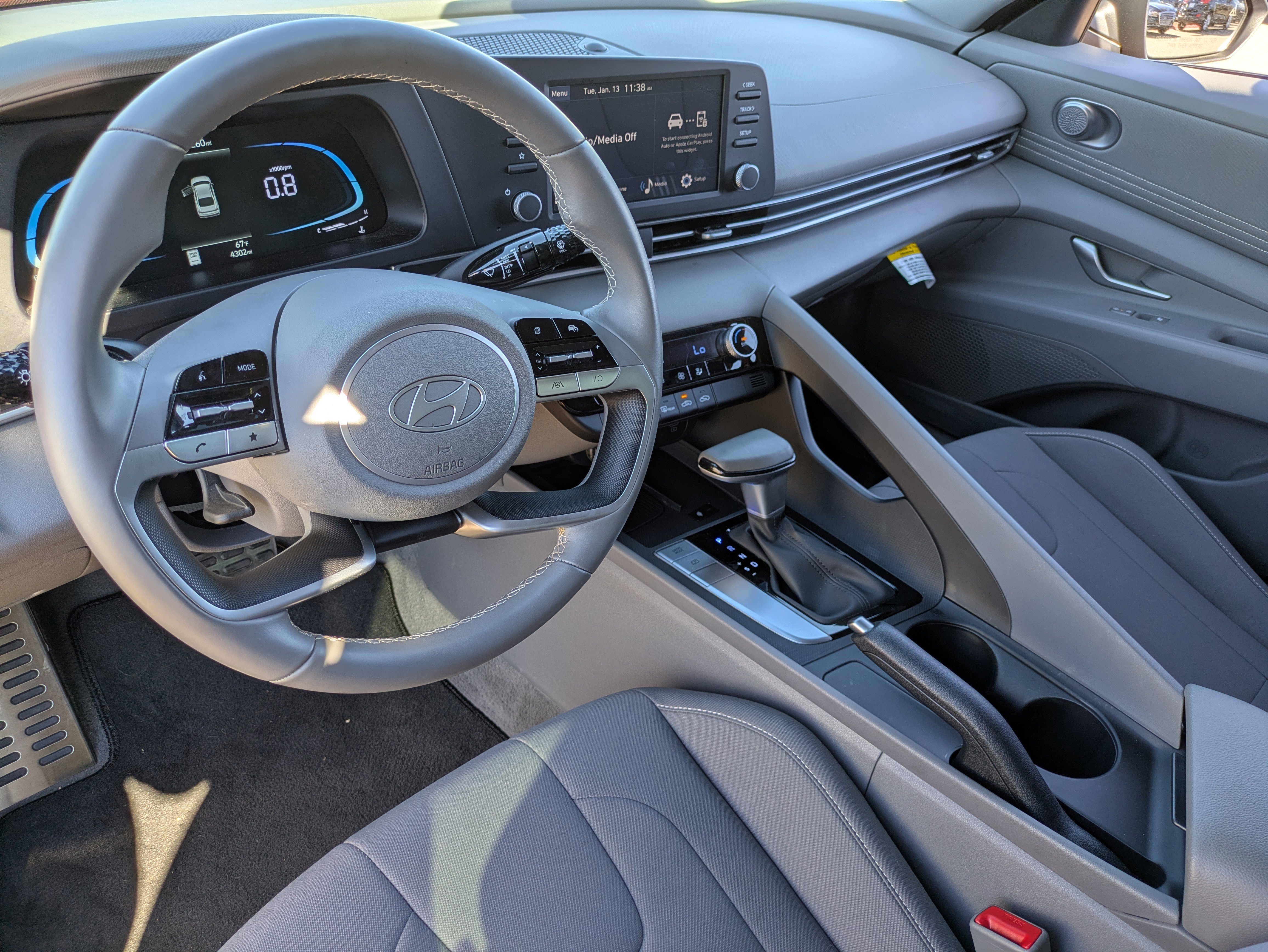 Certified 2025 Hyundai Elantra Sport image 17