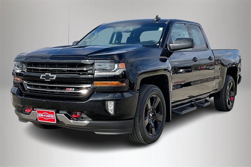 Used 2018 Chevrolet Silverado 1500 LT w/ Redline Edition image 2