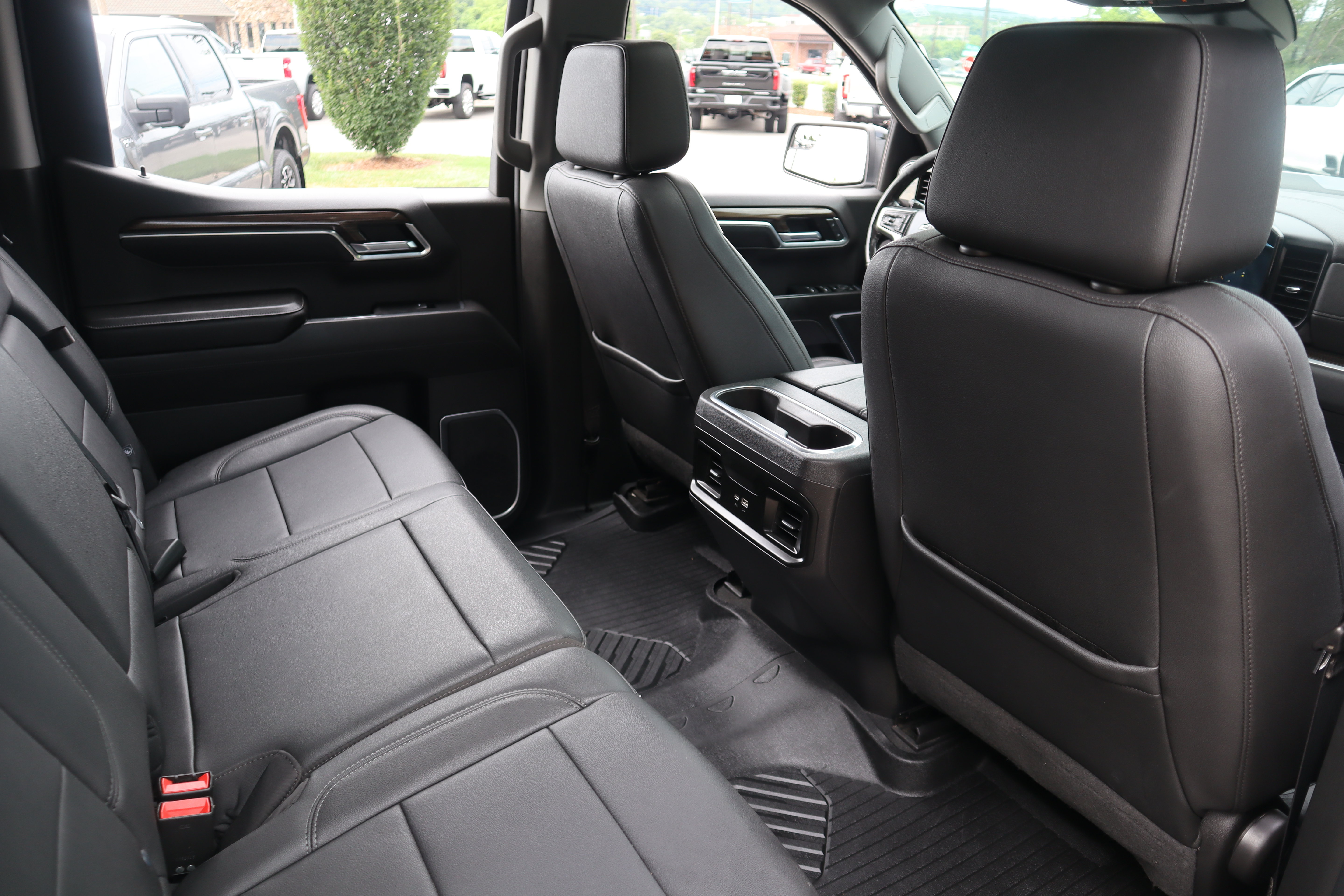 Used 2022 Chevrolet Silverado 1500 LT Trail Boss w/ Convenience Package II AWD/4WD image 32