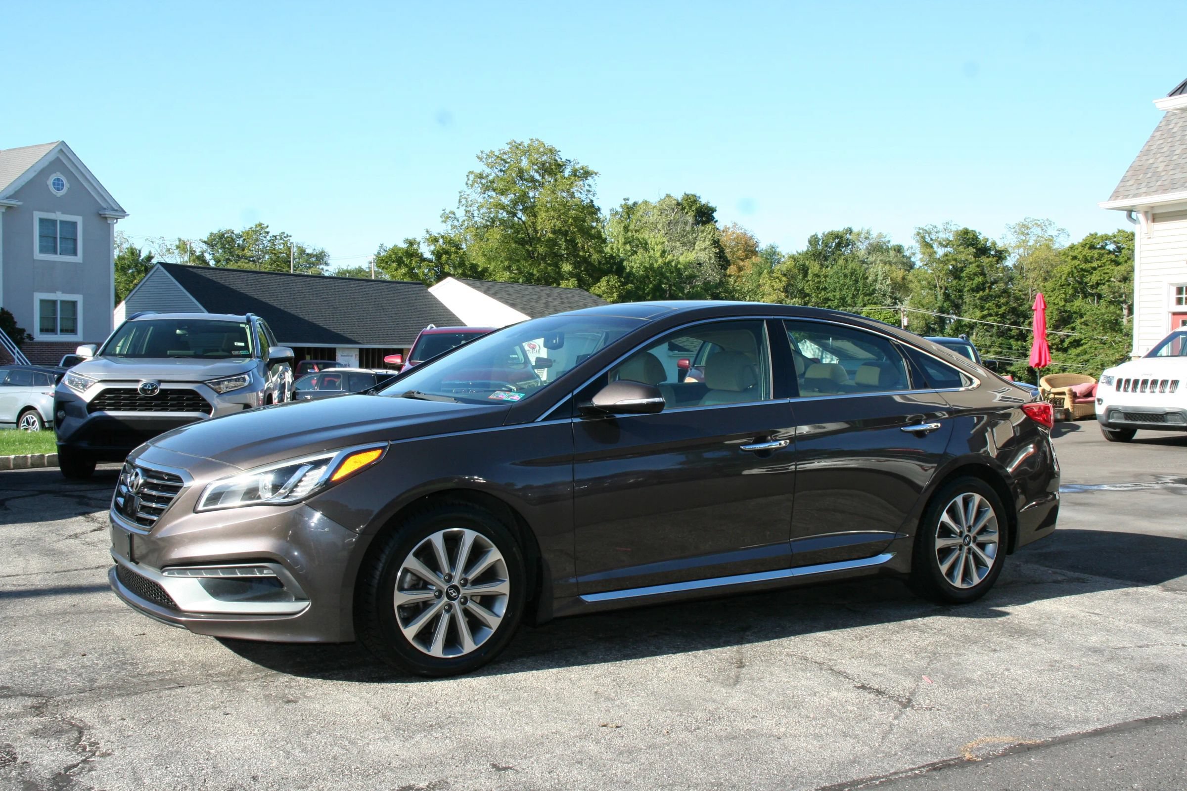 Used 2016 Hyundai Sonata Limited w/ Option Group 05 FWD image 1