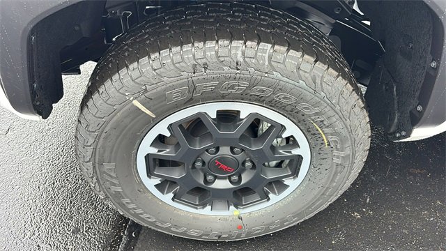 New 2025 Toyota Tacoma TRD Off-Road image 33