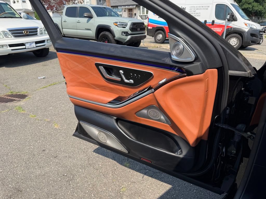 Used 2024 Mercedes-Benz Maybach S 580 4MATIC image 23