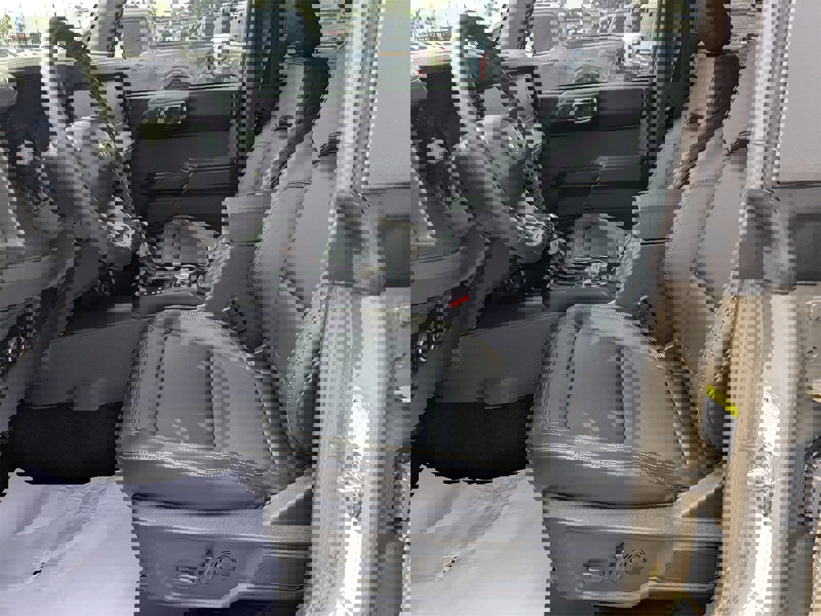 New 2025 Ford Bronco Badlands image 32