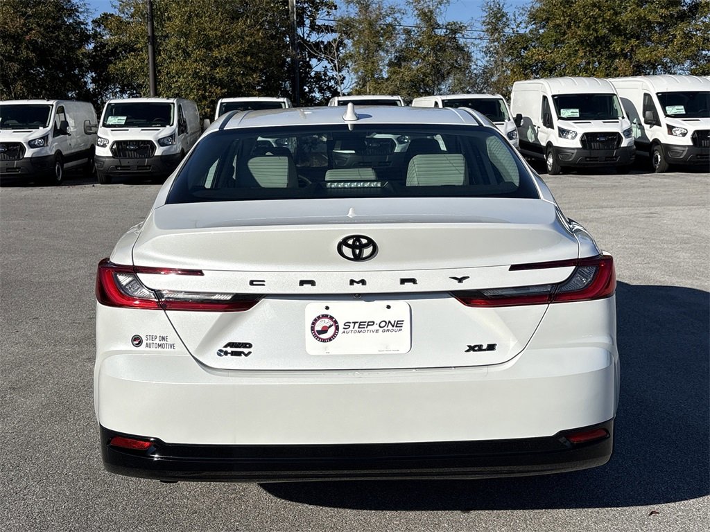Used 2025 Toyota Camry XLE image 9