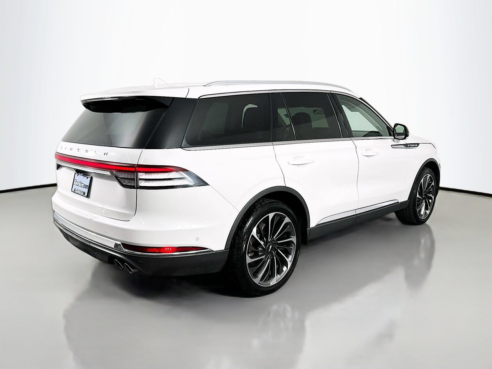 Used 2021 Lincoln Aviator Reserve w/ Equipment Group 201A AWD/4WD image 8