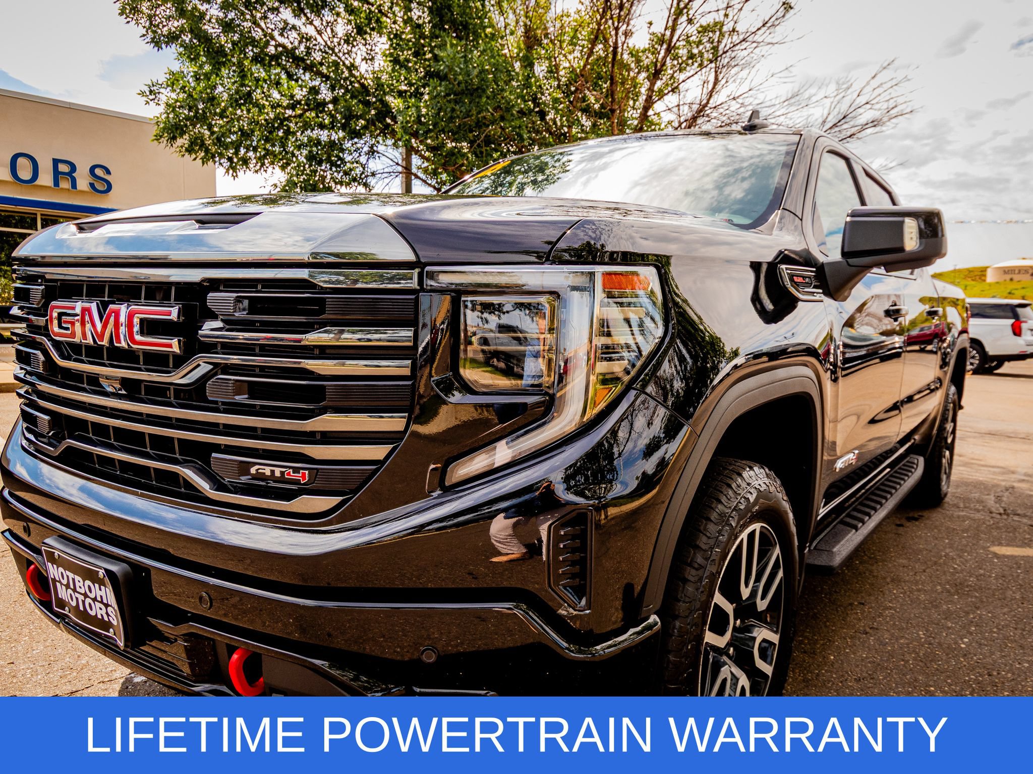 Used 2023 GMC Sierra 1500 AT4 w/ AT4 Preferred Package AWD/4WD image 4