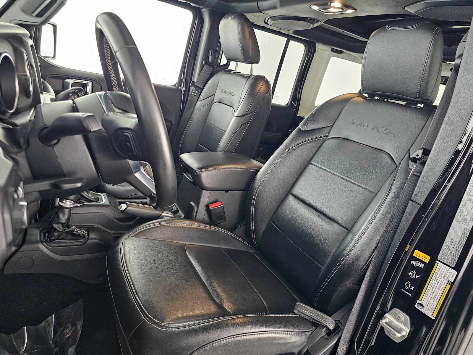 Used 2022 Jeep Wrangler Unlimited Sahara w/ Safety Group AWD/4WD image 21