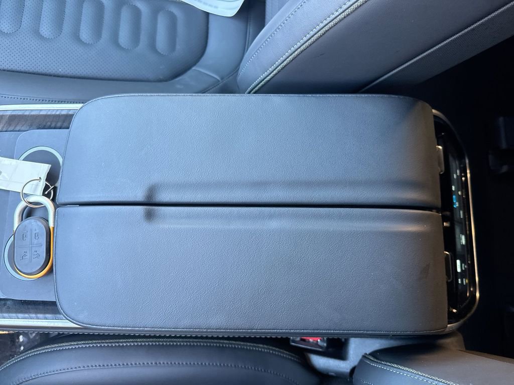 Used 2024 Rivian R1S Adventure image 24