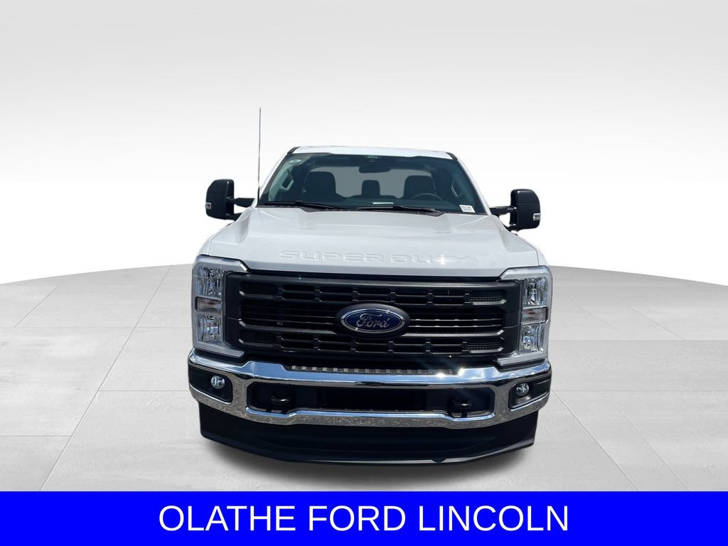 New 2025 Ford F250 XL w/ FX4 Off-Road Package AWD/4WD image 9