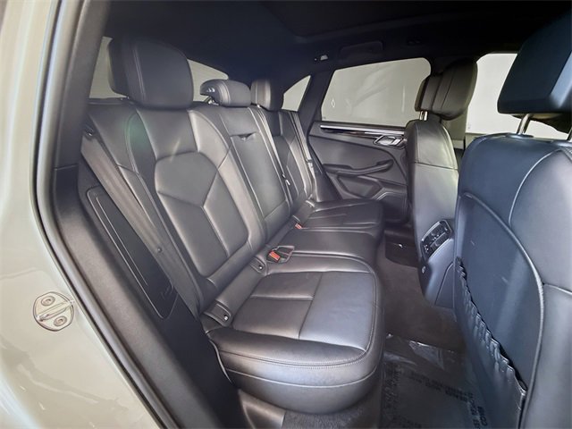 Certified 2024 Porsche Macan image 21