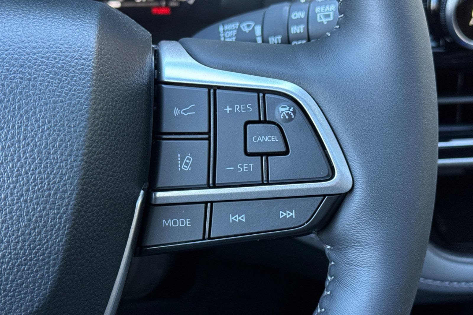 New 2026 Toyota Highlander Limited AWD/4WD image 31