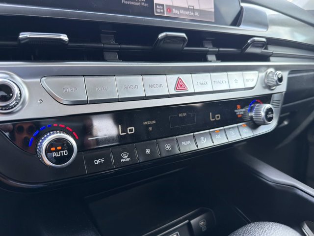 Used 2025 Kia Telluride LX FWD image 31
