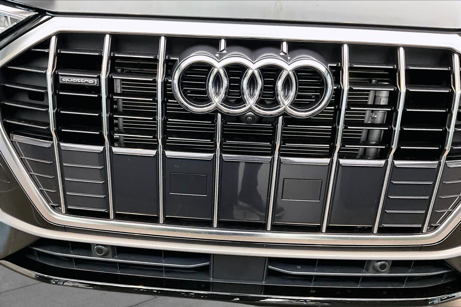 Certified 2025 Audi Q3 2.0T Premium Plus w/ Premium Plus Package AWD/4WD image 32