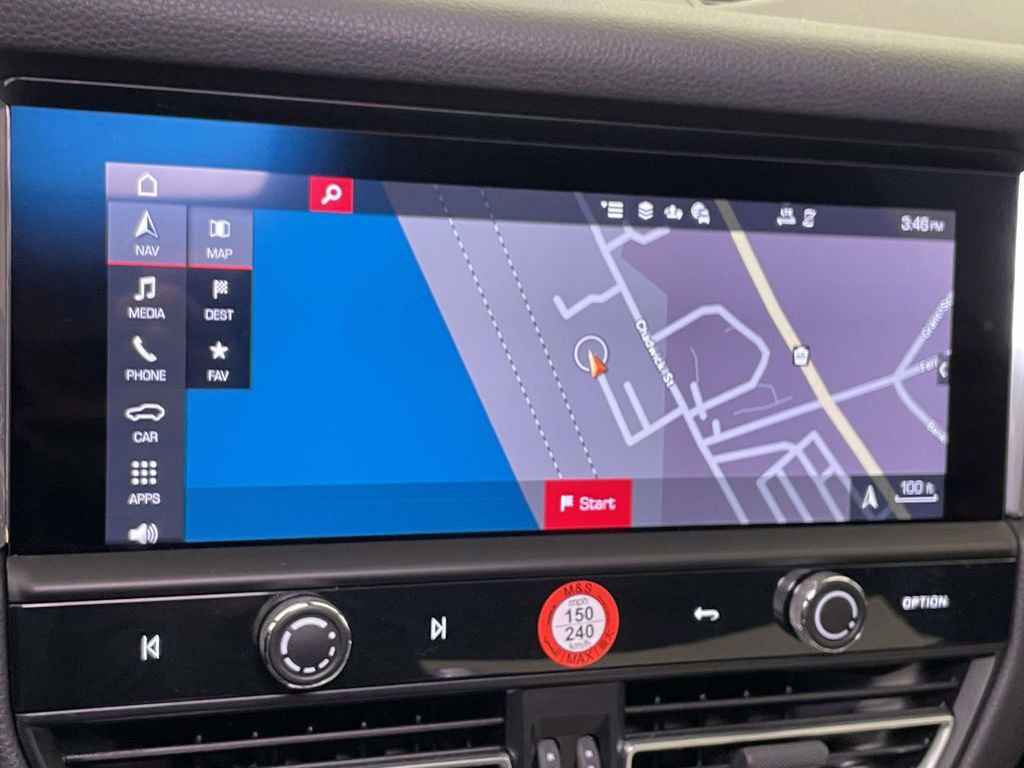 Certified 2025 Porsche Macan image 30