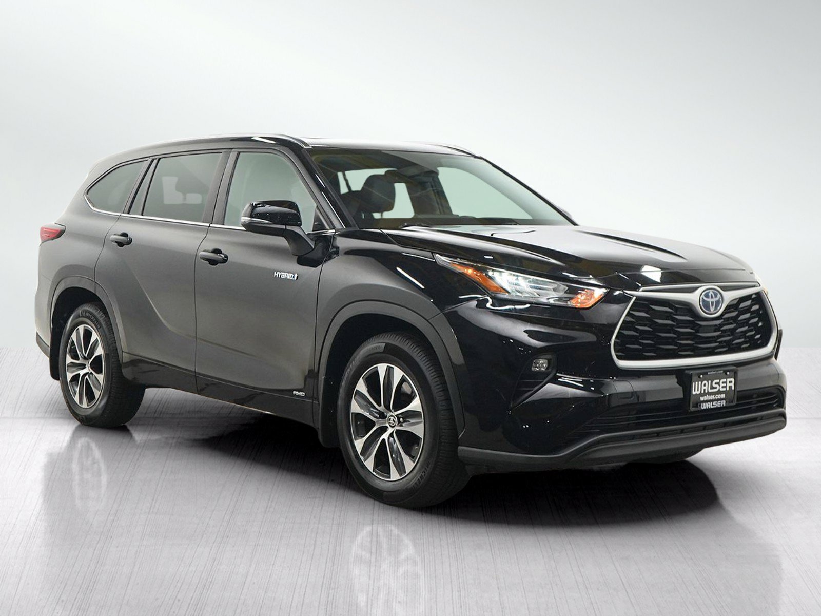 Used 2020 Toyota Highlander XLE AWD/4WD image 7